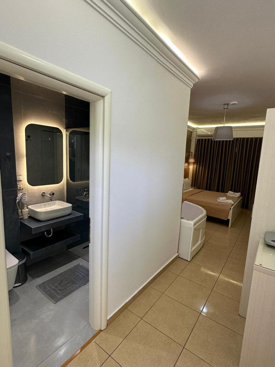Hotel Mira Mare Ksamil